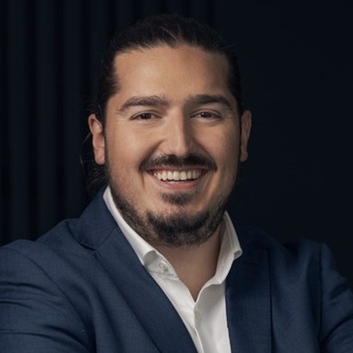 Porträt von Kujtim Ljaci, Lead SAP Solution Consulting bei paricon